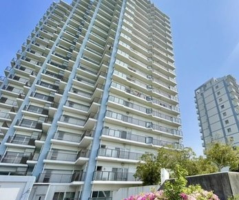 【アビック21スプリングタワーの外観】