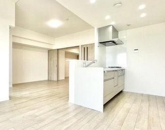 【アビック21スプリングタワーの居間】