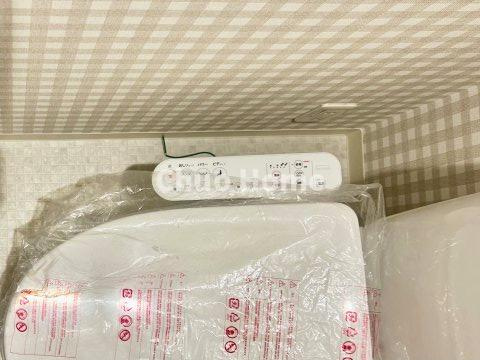 【ウォシュレット】清潔に使いたいお手洗いには最適な設備です。もちろんウォームレットも標準装備です。