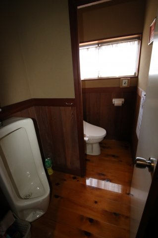 男女トイレ別です。