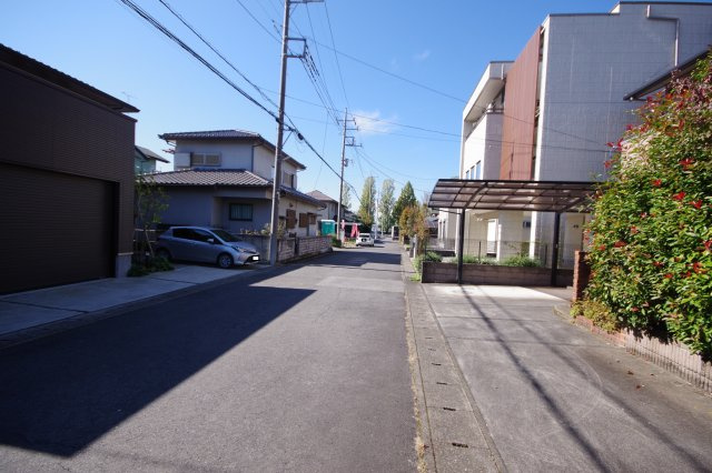 南側6ｍ道路に面しています