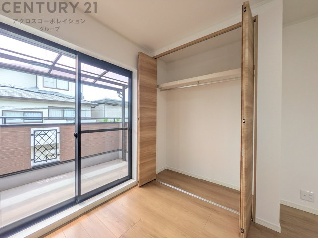 衣類やアクセサリー、小物類の収納が便利で整理整頓がしやすく、部屋の美観を保ちつつ、スペースを最大限に活用できます。衣服のしわやダメージを防ぎ、長持ちさせることができます。