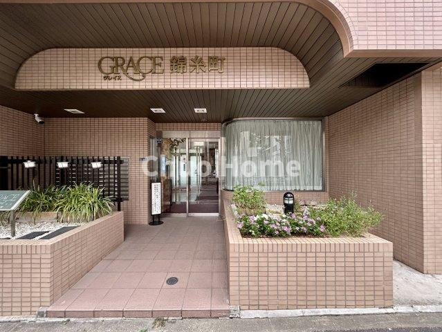 【エントランス】マンションのエントランスは、その物件の印象を決める、顔とも言える場所です。毎日通る場所ですからきれいなのが一番です。