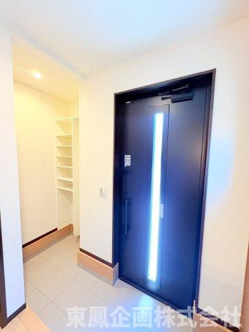 シューズインクローク付きで、靴やアウトドア用品もすっきり収納
