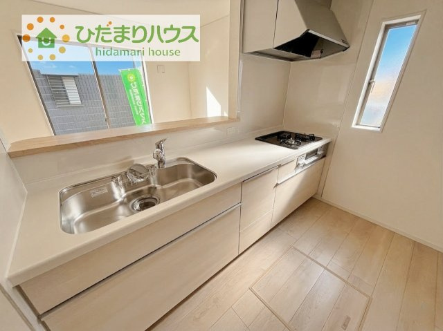 料理をしながらでも、ご家族との会話を楽しめる対面式キッチン♪