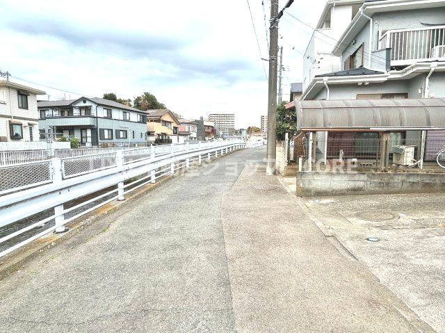 リバーサイドで周辺は閑静な住宅街で落ち着いた住環境！ぜひ一度現地でご覧ください。