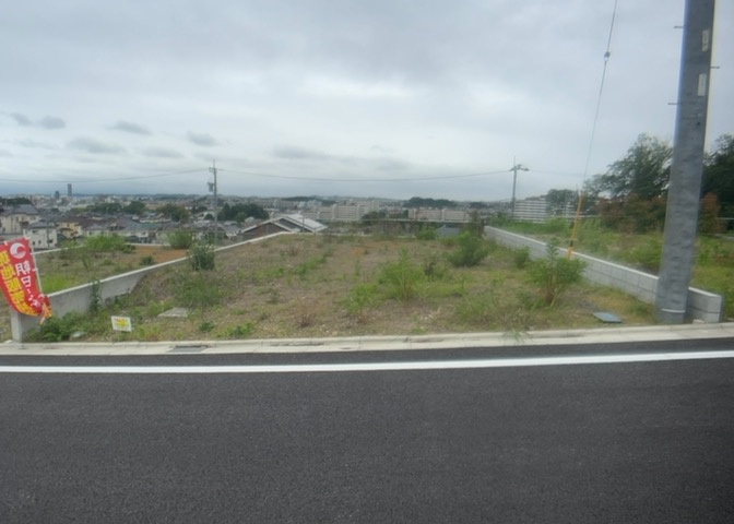 物件の詳細については、現地を見てわかること以外に、役所や法務局などで調べないとわからないことがあります。そのため、現地に行く場合は、もしこの物件を買ったらどのような生活ができるかをイメージしましょう。