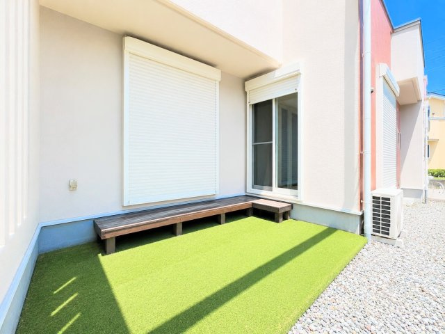 ◆住宅ローンのご相談や周辺環境のご案内も含め、ローンに詳しい、地元に詳しいスタッフがお出迎えさせていただきます。お気軽にご相談ください。（写真は加工しています。）