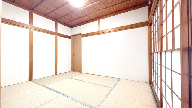 1Ｆ6帖和室の別角度になります♪