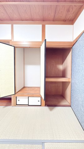 1Ｆ6帖和室の収納になります♪