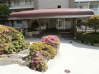 マンション出入口