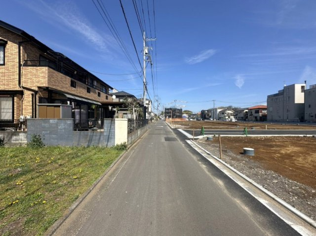 徒歩15分圏内にスーパー、コンビニ、ドラッグストアが揃いお買い物の負担も少ないです。