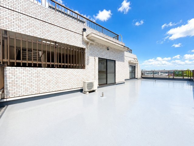 ◆広いバルコニーは寝室と子供部屋からアクセスできる2WAY動線。お布団も洗濯物もたくさん干せます！！