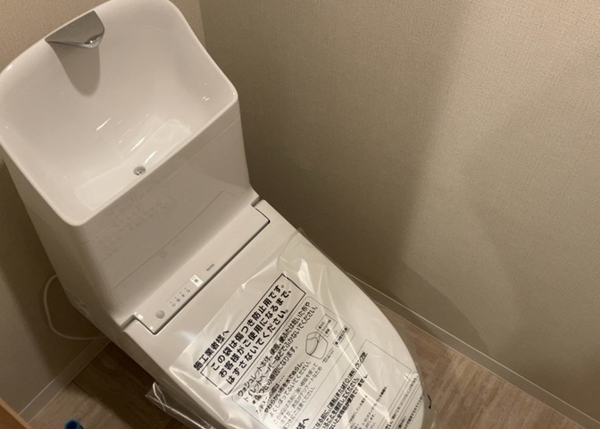 トイレは大きさや形、機能、抗菌性などが異なる多種多彩なタイプが各メーカーから出ています。それぞれに良さがあるため、事前にどういったタイプのトイレがいいのかをご家庭内で決めて、内見に行くといいでしょう。