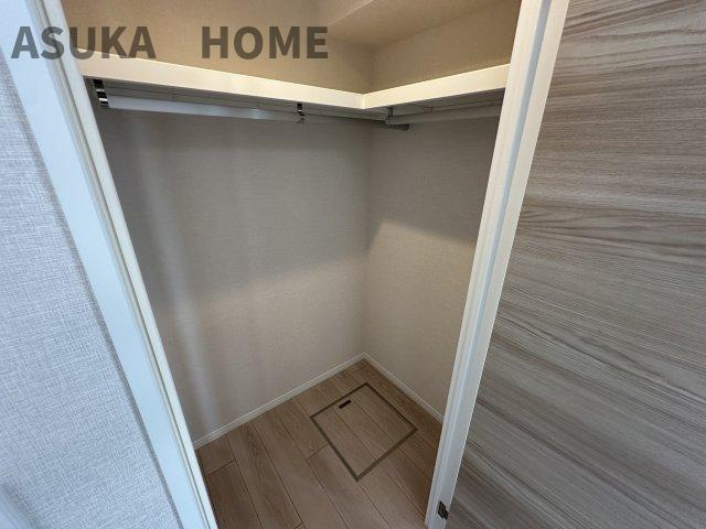ウオークインクローゼットが備わっているお部屋が2部屋もあります。