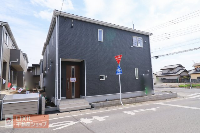 【4号棟/外観】　ダークカラーのシックでモダンな外観です☆