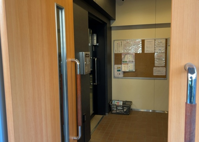 室内の防犯設備もチェックしましょう！モニター付きインターホンが設置されているか、防犯シャッターが設備されているか、ベランダに人が上がってきにくい高さかなどチェックしておくと入居後も安心できるでしょう。