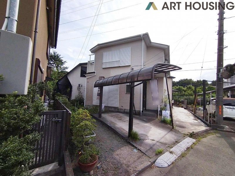 駅徒歩4分で通勤、通学便利♪