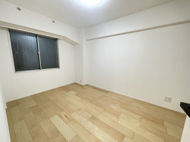 北側洋室6.0帖。主寝室や子供部屋としてご利用可能です。