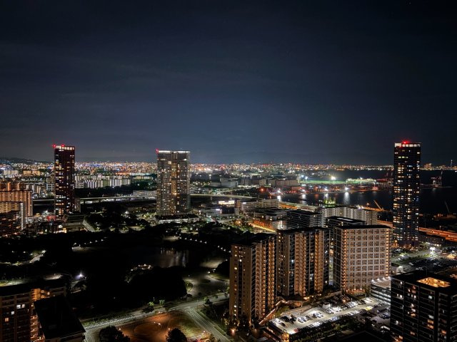 37階の高層階ならではの福岡の美しい夜景を独り占めできる贅沢な眺望です。