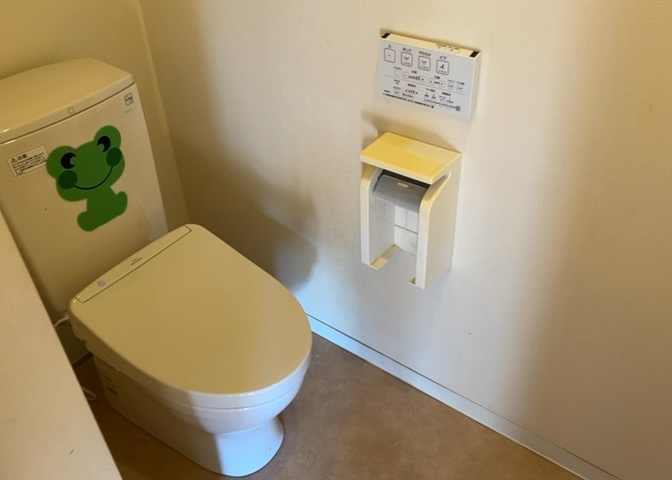 トイレは大きさや形、機能、抗菌性などが異なる多種多彩なタイプが各メーカーから出ています。それぞれに良さがあるため、事前にどういったタイプのトイレがいいのかをご家庭内で決めて、内見に行くといいでしょう。