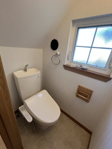 温水洗浄便座付きトイレ