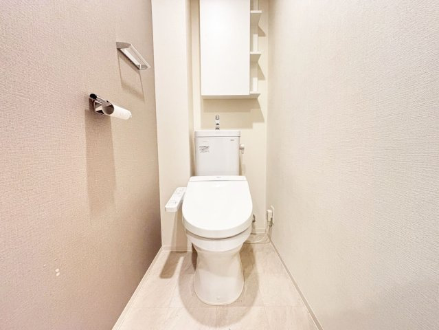 収納棚付きで隠せる収納