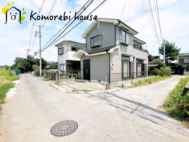 前面道路含む現地写真です