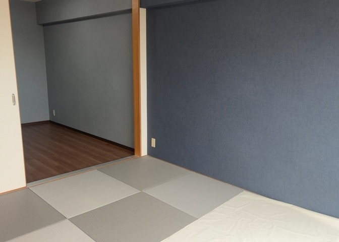 寝室でゆっくりと過ごすためにはベッド周りの適度な空間を担保することや窓の位置、照明の明るさ、寝室の広さなどを考える必要があります。自身や家族の構成とライフスタイルに併せて寝室にする部屋を選びましょう！