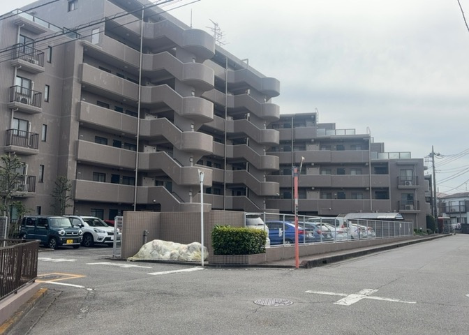 マンションの外観は非常に重要なポイントです！外観の善し悪しは資産価値に大きな影響を与えます。外観のいいマンションを購入することで、高値で売却がしやすく、買い手が見つかりやすいというメリットがあります。