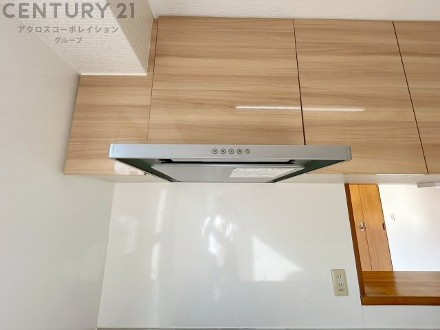 パワフルな吸引力で調理中の臭気等をしっかり処理してくれ、室内を快適に保ってくれます。