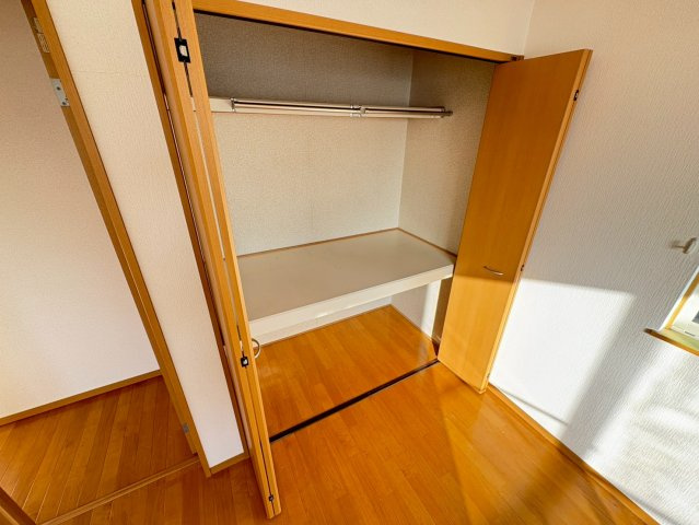 収納が豊富で、暮らしやすさに配慮した間取りです。