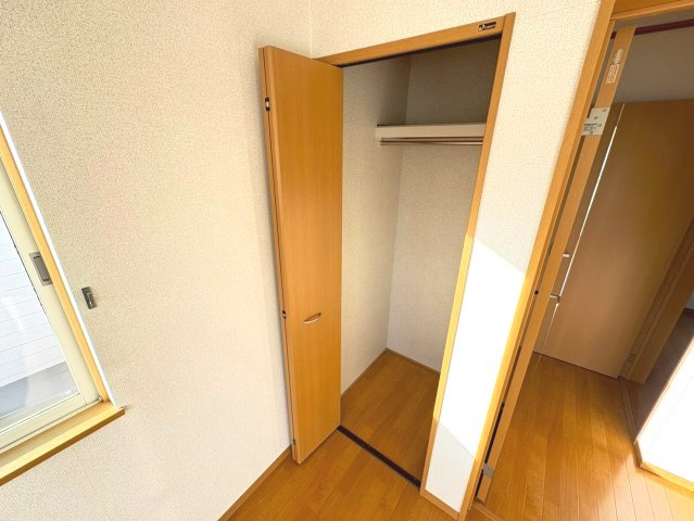 収納が豊富で、暮らしやすさに配慮した間取りです。