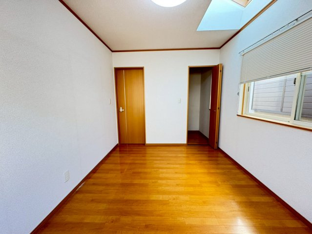 洋室6帖・収納付きで、お部屋がすっきり片付きます。