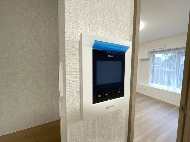 TVモニター付きインターホンで、来訪者をしっかり確認出来ます。　
