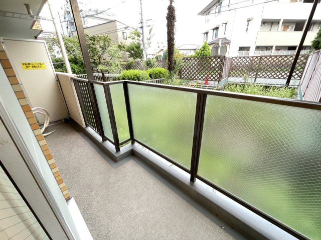 南西向きで陽当たり良好のバルコニーです。　