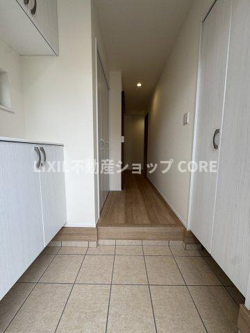玄関ホールがスッキリ広々としていると帰る時も出ていく時も気持ちが良いものです！　
