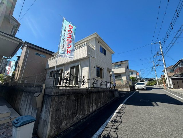 「まずは話だけ聞いてみたい」という方も大歓迎です。物件のこと、資金計画のこと、住み替えのことまで、気になることは何でもお気軽にご相談ください。