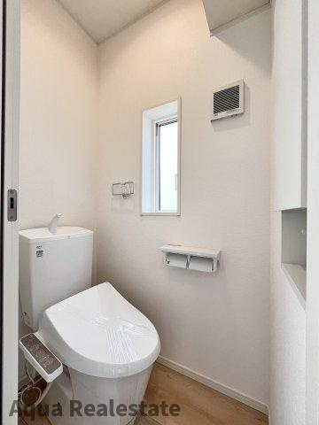 清潔感のあるトイレです