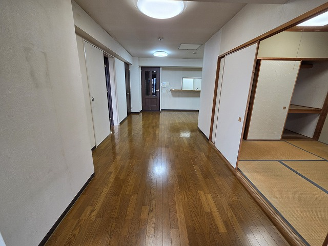 こちらのリビングで趣味の時間をお楽しみください