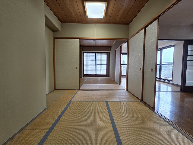 6帖の和室です。2部屋つなげて使用することも可能です