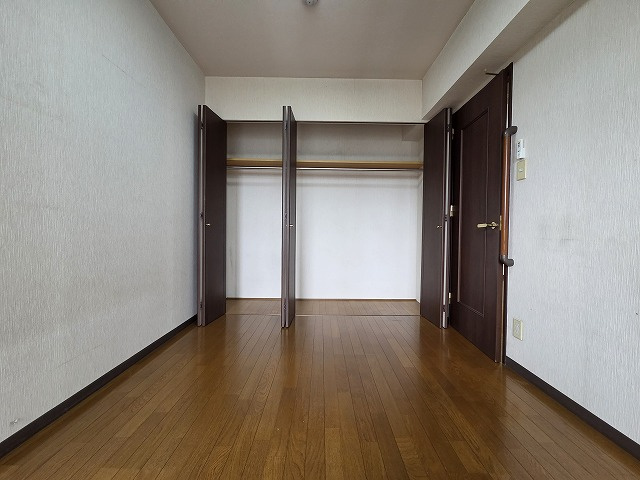 個人の部屋や寝室として使える洋室です