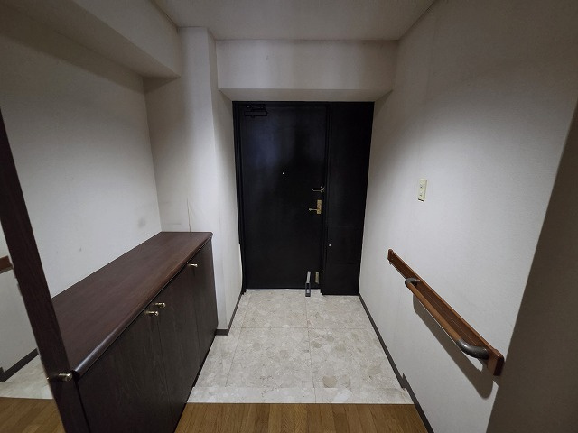 毎日通る玄関はこちらです