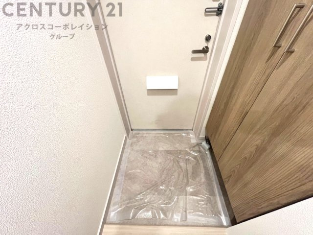 大きな玄関収納付きの玄関です　家族皆様の履物をしっかり収納できます　