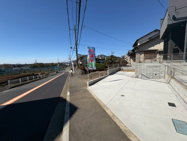 前面道路含む現況外観