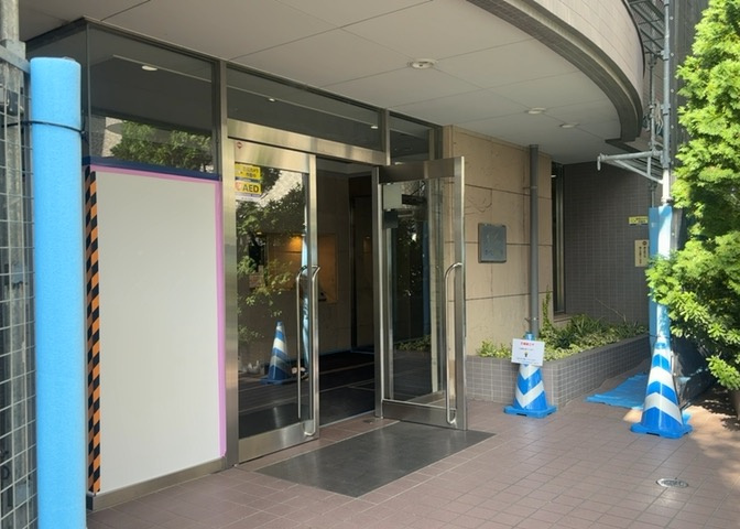 マンションのエントランスには、もともと風よけや防犯の役割がありますが、マンションによって宅配ボックスなどの設備が備わっている所もあります。日々の生活をイメージしながら生活しやすさをチェックしましょう。