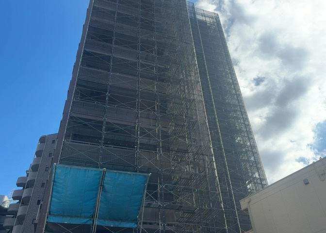 ＳＲＣ造は強度や耐震性の面でもRC造と比べて優れています。そのため、10階建以上の高層または超高層マンションなどの建築にも多く採用されています。柱や梁などのサイズが小さくても高い耐震性を確保できます。