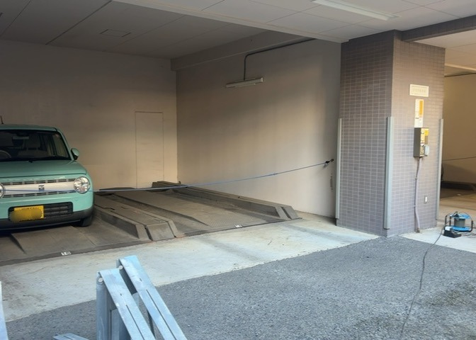 マンションの駐輪場は、事前に空きがあるか確認を取ると安心です。せっかく入居したのに駐輪スペースがない！なんてことになったら大変ですよね。そこで、内見時や購入前にはまず事前に確認しておくと良いでしょう。