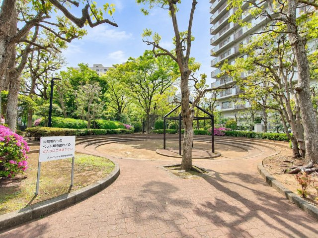 【中庭】