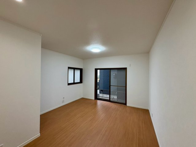 ■新規内外装リフォーム　約9.2帖